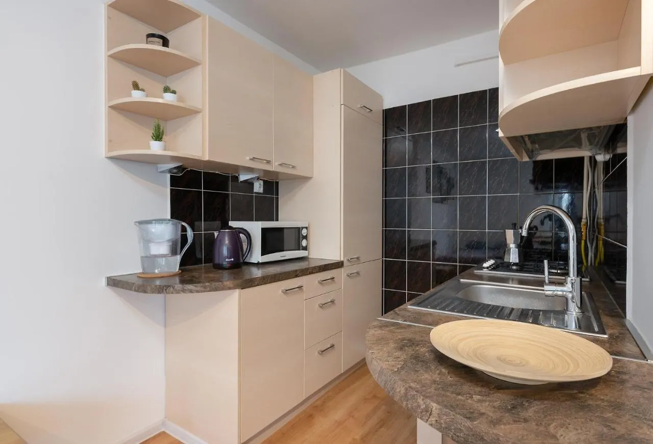 Warsaw Central Apartment Zlota